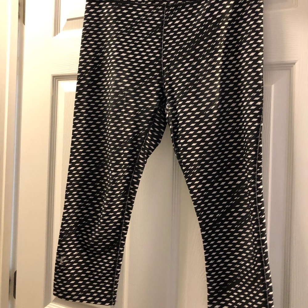 Under armor capri length leggings